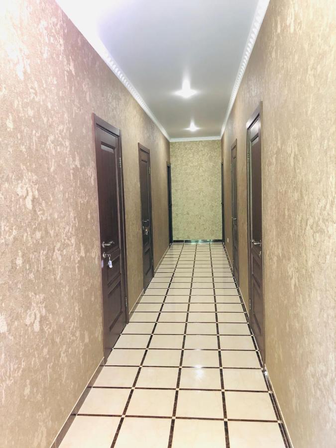 Гостевой Дом Анаит Hotell Pizunda Exteriör bild